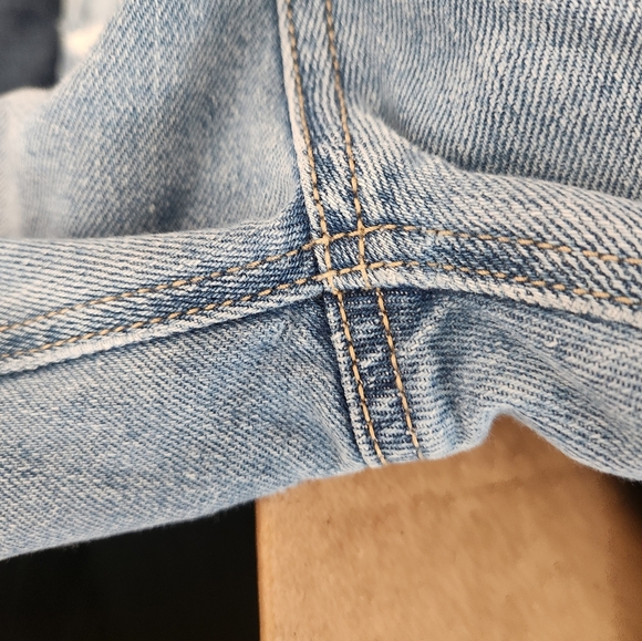 American Eagle "Mom jean" Jeans Size 00- juniors size - Picture 9 of 9